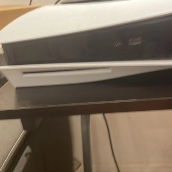 PS5 - Picture 4 of 4